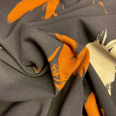 Viscose- bloemen op donkerblauw- 35€ /m